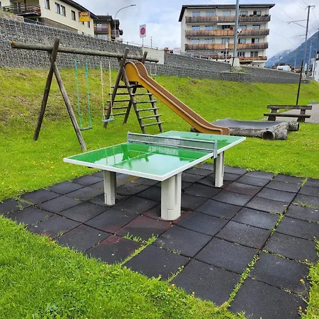 4 115m2 Gartenwohnung An Der Jakobshorn Talstation Neben Wander- Und Mountainbikeparadise