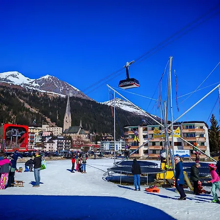 Appartement Fuer 8 Pers Neben Talstation Jakobshorn Skipiste 3 Schlafzimmer Privater Garten Vollausgestattete Kueche