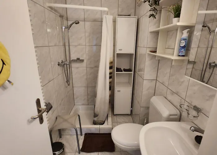 Für 8 Pers Neben Talstation Jakobshorn Und Bolgen 3 Schlafzimmer Privater Garten Vollausgestattete Küche